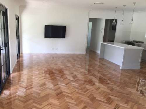 Litchen with Parquetry Floor